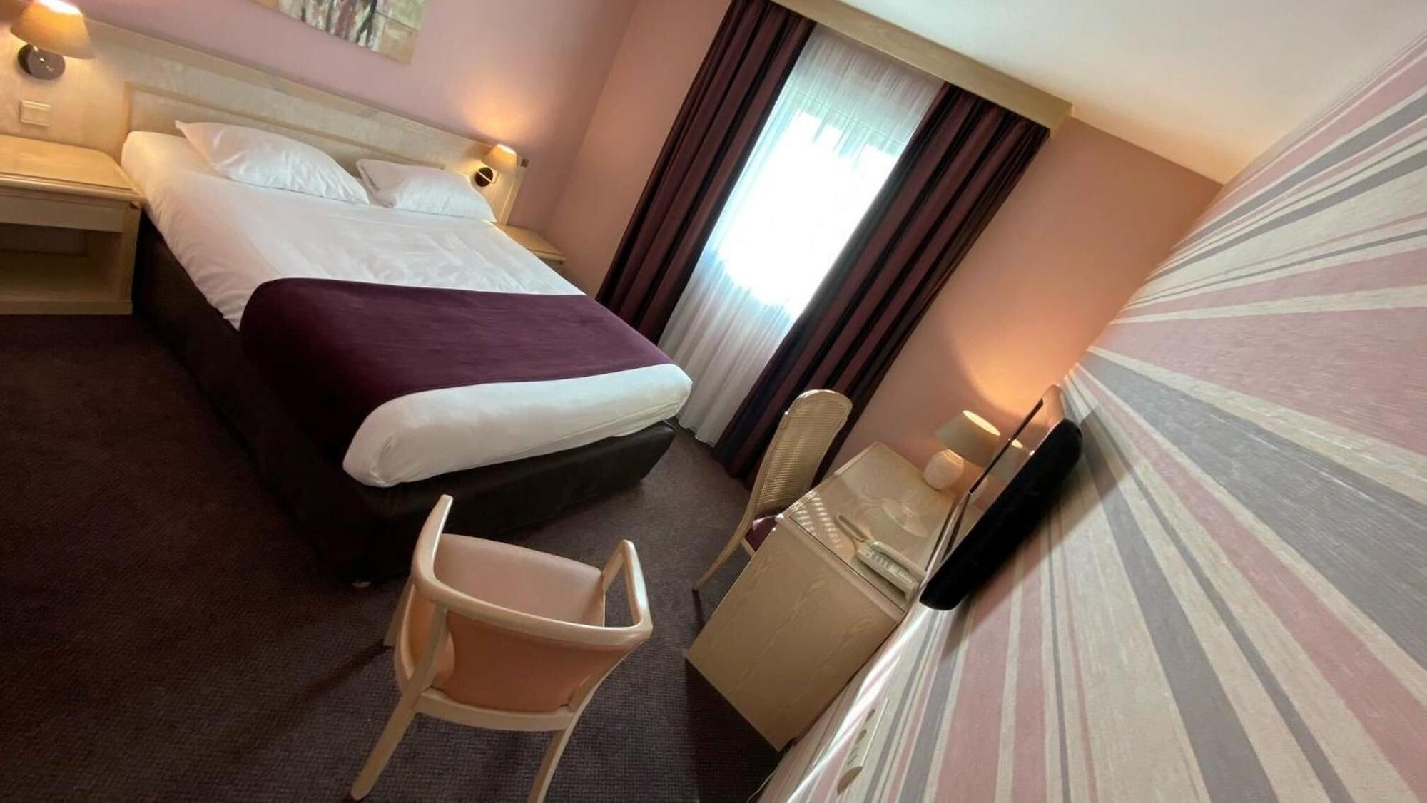 Le Manoir Hotel Orchies Eksteriør billede
