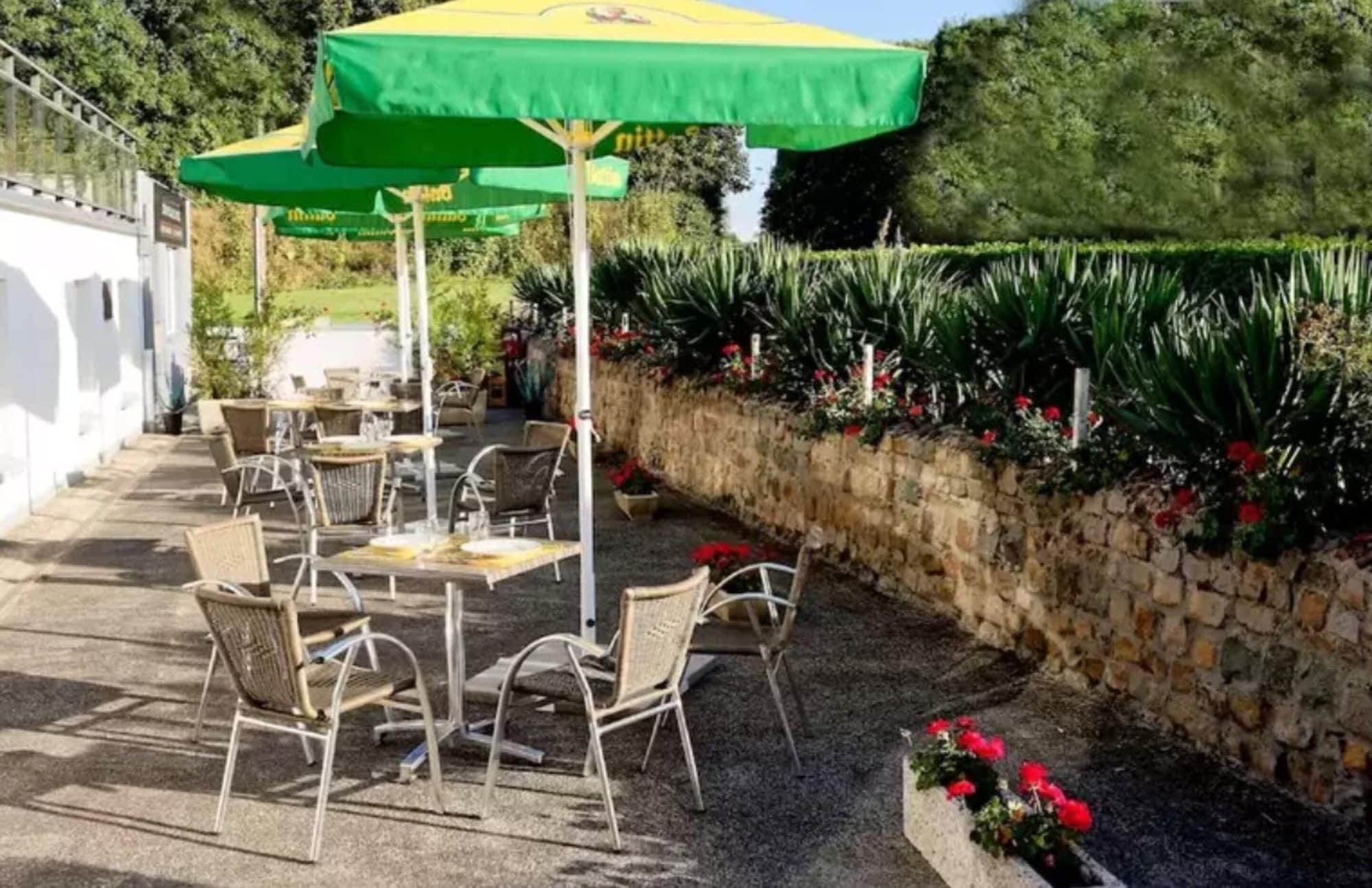 Le Manoir Hotel Orchies Eksteriør billede