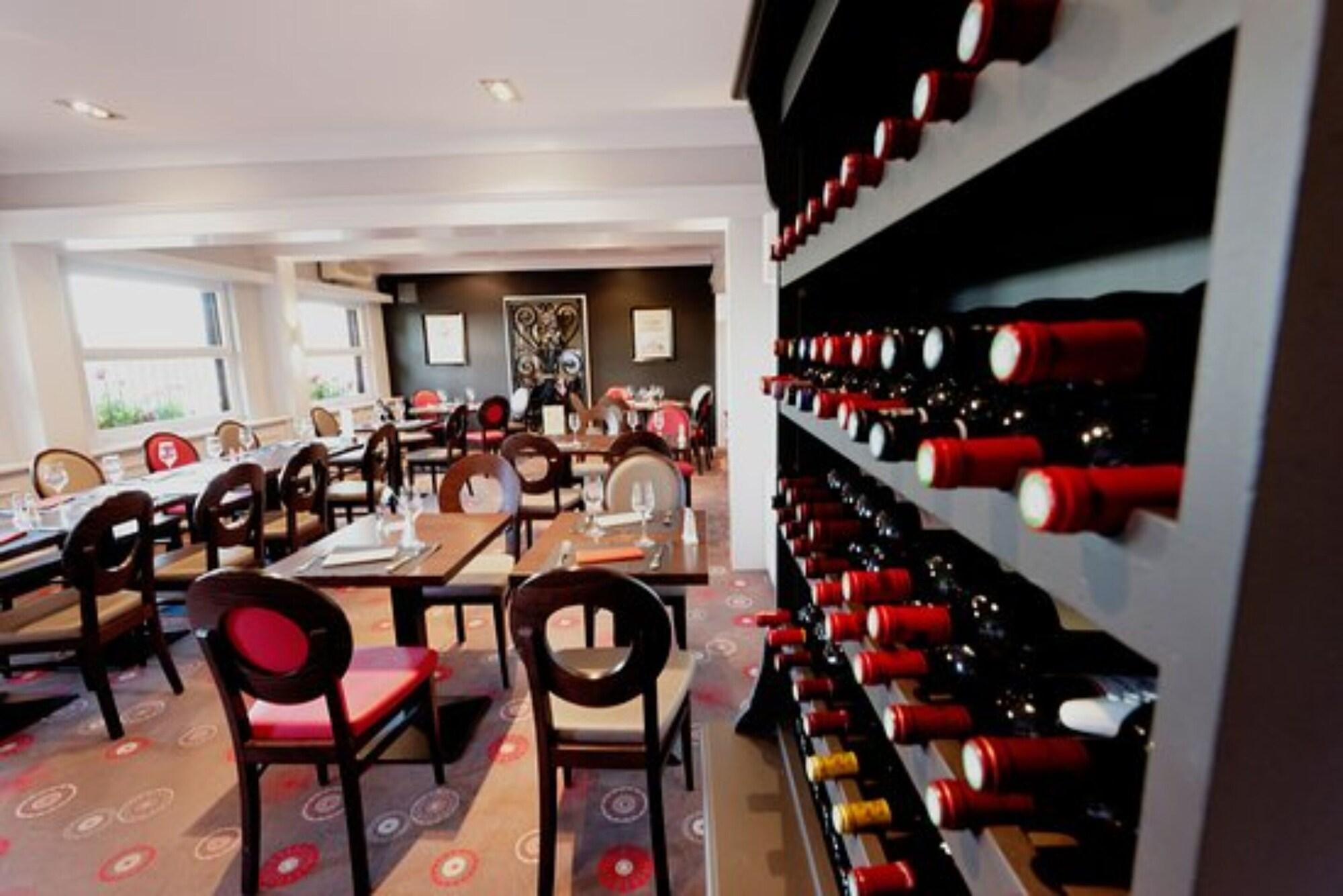 Le Manoir Hotel Orchies Eksteriør billede